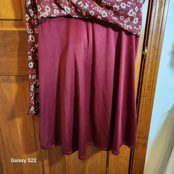 BCBGeneration Deep V neck Skater dress women's size L - Picture 4 of 11